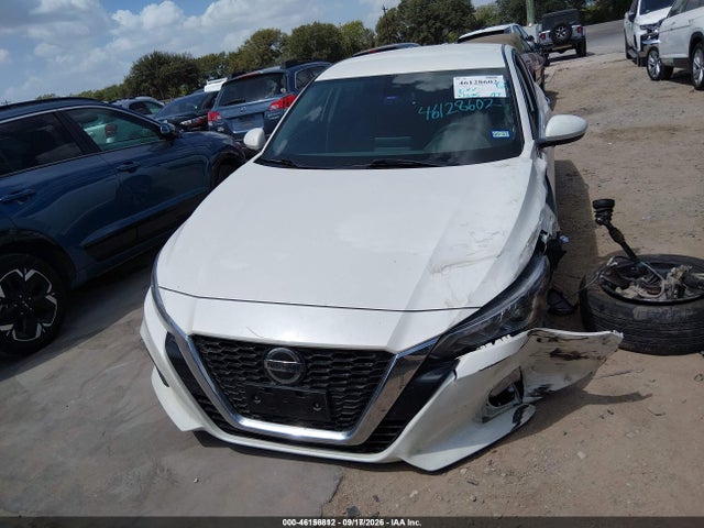 46156812 :رقم المزاد ، 1N4BL4DV6NN418365 vin ، 2022 Nissan Altima Sv Fwd مزاد بيع