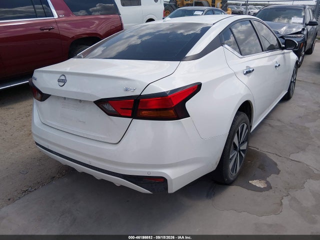 46156812 :رقم المزاد ، 1N4BL4DV6NN418365 vin ، 2022 Nissan Altima Sv Fwd مزاد بيع