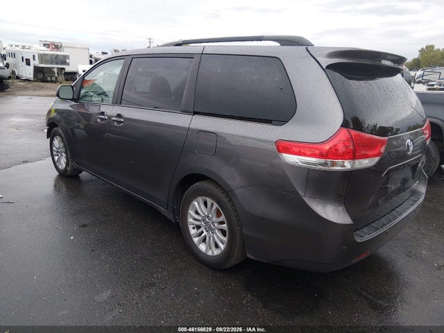 46156829 :رقم المزاد ، 5TDYK3DC5ES500503 vin ، 2014 Toyota Sienna Xle V6 8 Passenger مزاد بيع