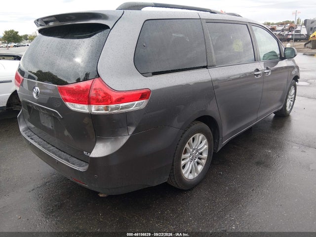 46156829 :رقم المزاد ، 5TDYK3DC5ES500503 vin ، 2014 Toyota Sienna Xle V6 8 Passenger مزاد بيع