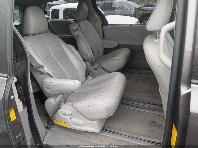 46156829 :رقم المزاد ، 5TDYK3DC5ES500503 vin ، 2014 Toyota Sienna Xle V6 8 Passenger مزاد بيع