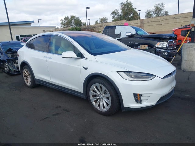 46156944 :رقم المزاد ، 5YJXCAE24JF116326 vin ، 2018 Tesla Model X 100d/75d/p100d مزاد بيع