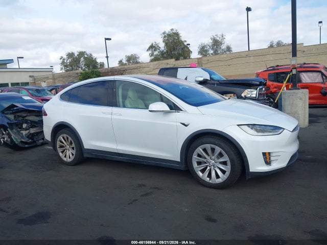 2018 Tesla Model X 100d/75d/p100d მანქანა იყიდება აუქციონზე, vin: 5YJXCAE24JF116326, აუქციონის ნომერი: 46156944