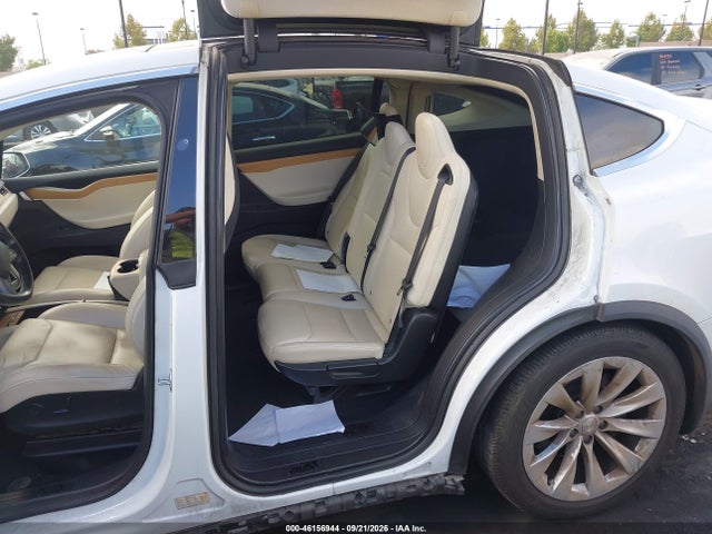 2018 Tesla Model X 100d/75d/p100d მანქანა იყიდება აუქციონზე, vin: 5YJXCAE24JF116326, აუქციონის ნომერი: 46156944