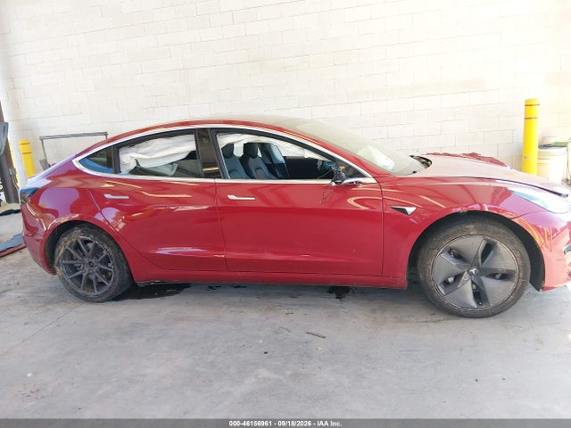 Tesla Model 3 Long Range/mid Range 2018 5YJ3E1EA1JF019228 Image 12