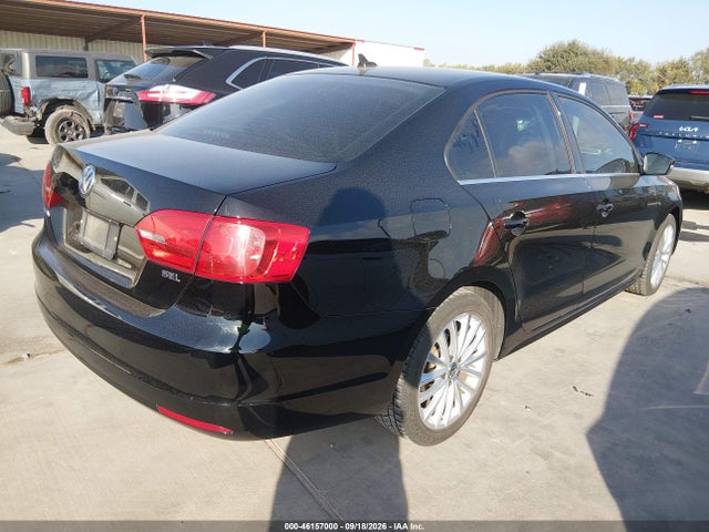 46157000 :رقم المزاد ، 3VWL17AJ5EM375457 vin ، 2014 Volkswagen Jetta 1.8t Sel مزاد بيع