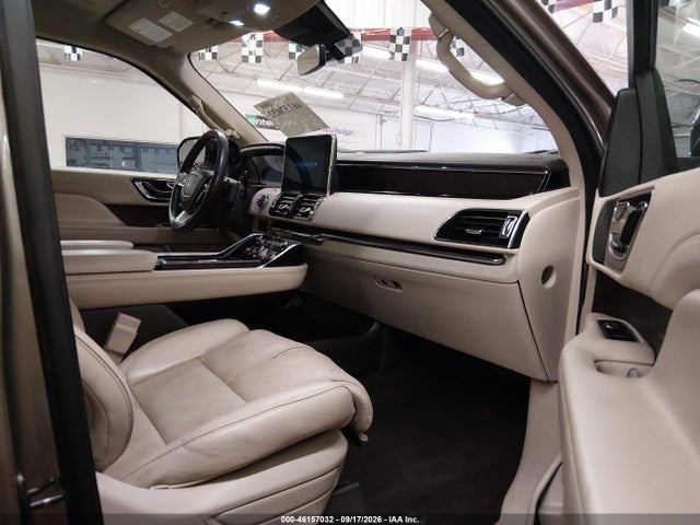 Продаж на аукціоні авто 2019 Lincoln Navigator Select, vin: 5LMJJ2JT8KEL19540, номер лоту: 46157032