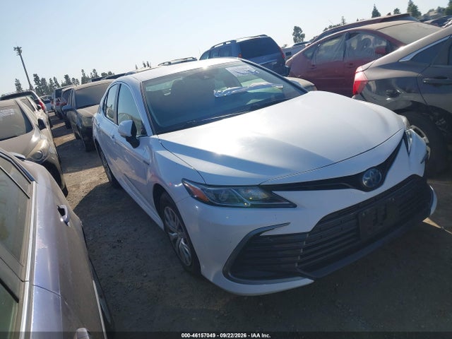 Toyota Camry Hybrid Le 2021 4T1C31AK0MU567071 zdjęcie główne
