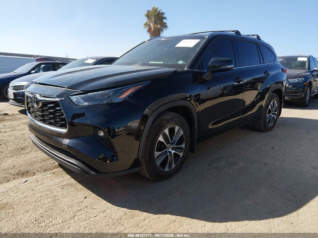 Toyota Highlander Xle 2021 5TDHZRAHXMS047878 Image 2