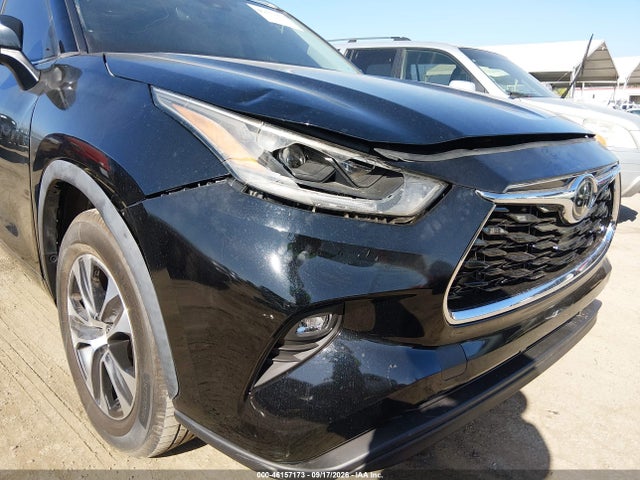5TDHZRAHXMS047878 Toyota Highlander Xle