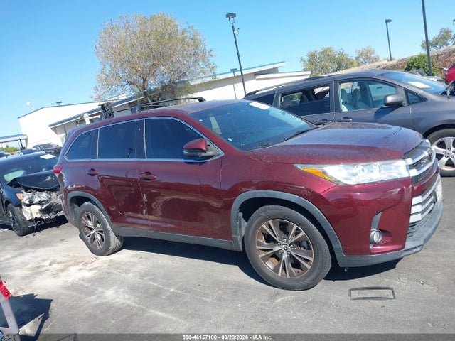 Toyota Highlander Le Plus 2019 5TDZZRFH8KS362866 Image 14