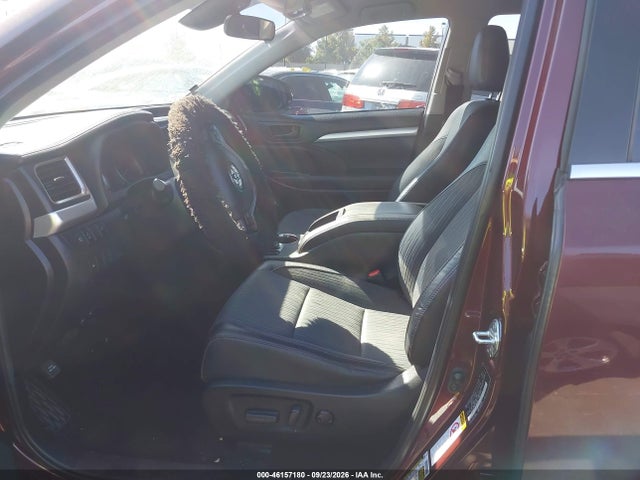 Toyota Highlander Le Plus 2019 5TDZZRFH8KS362866 Image 5