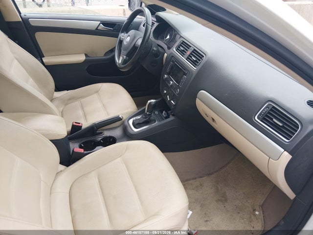 2012 Volkswagen Jetta 2.5l Sel მანქანა იყიდება აუქციონზე, vin: 3VWLX7AJXCM304542, აუქციონის ნომერი: 46157188