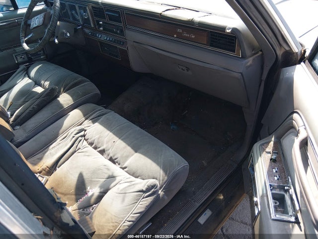 Продажа на аукционе авто 1988 Lincoln Town Car Signature, vin: 1LNBM82F4JY818228, номер лота: 46157197