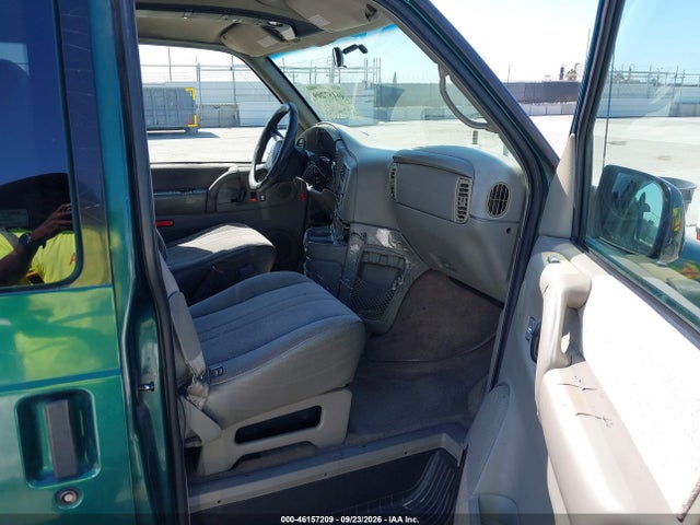 46157209 :رقم المزاد ، 1GNDM19W5YB107328 vin ، 2000 Chevrolet Astro مزاد بيع