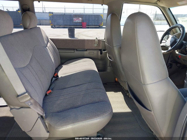 46157209 :رقم المزاد ، 1GNDM19W5YB107328 vin ، 2000 Chevrolet Astro مزاد بيع
