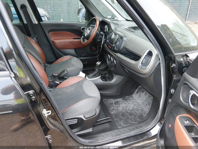 46157241 :رقم المزاد ، ZFBCFADH1EZ012214 vin ، 2014 Fiat 500l Trekking مزاد بيع
