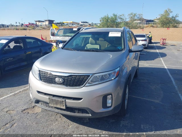 KIA SORENTO LX 2014 5XYKT3A68EG434513 Image 2