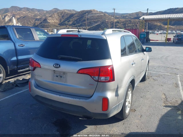 KIA SORENTO LX 2014 5XYKT3A68EG434513 Image 4