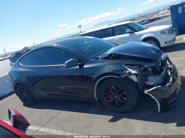 7SAYGDEF8NF326675 Tesla Model Y Performance Dual Motor All-wheel Drive