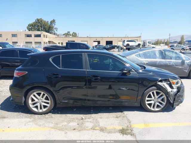 JTHKD5BH9E2181560 Lexus CT 200H