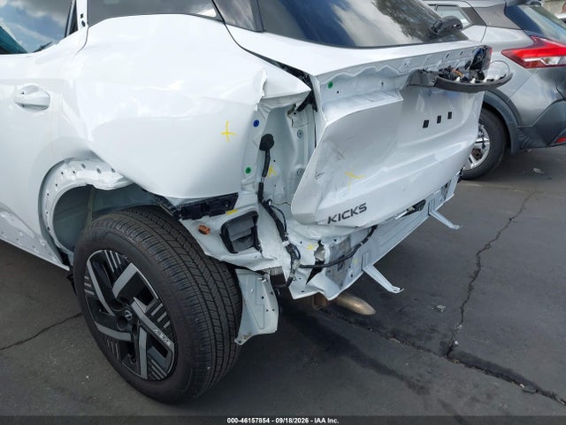 3N8AP6CE9TL348384 Nissan KICKS SV