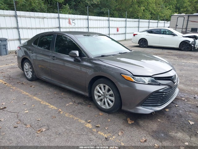 Продаж на аукціоні авто 2020 Toyota Camry Le, vin: 4T1C11AK8LU336620, номер лоту: 46157883