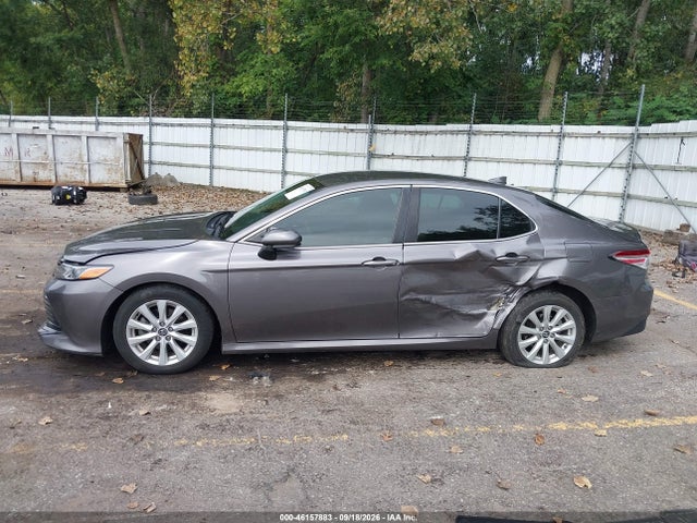 Продаж на аукціоні авто 2020 Toyota Camry Le, vin: 4T1C11AK8LU336620, номер лоту: 46157883