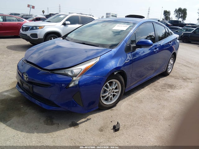 Toyota Prius Two 2017 JTDKBRFU8H3548906 Image 2
