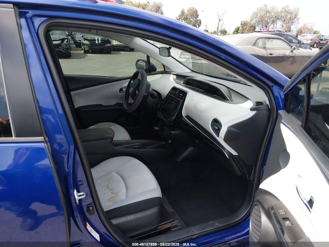 Toyota Prius Two 2017 JTDKBRFU8H3548906 Image 5