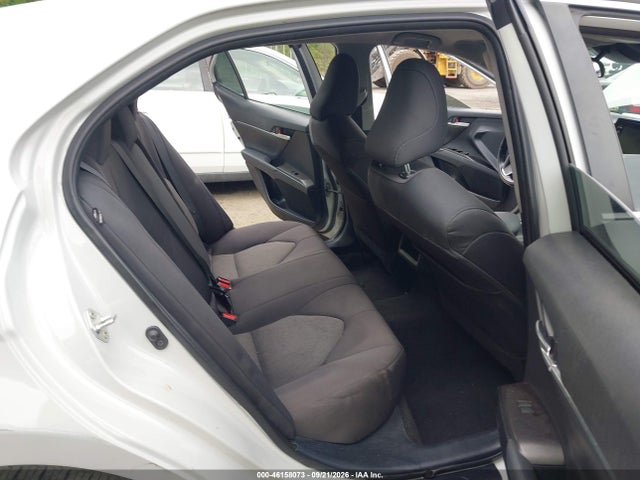 2022 Toyota Camry Le მანქანა იყიდება აუქციონზე, vin: 4T1C11AK6NU002668, აუქციონის ნომერი: 46158073