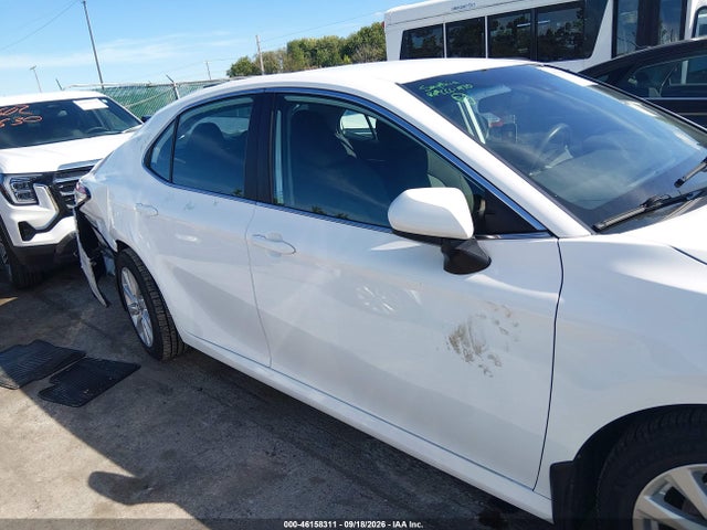 Продаж на аукціоні авто 2020 Toyota Camry Le, vin: 4T1C11AK7LU956665, номер лоту: 46158311