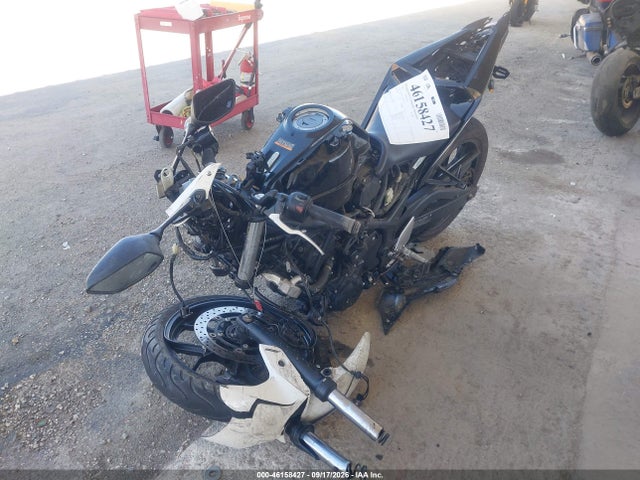 46158427 :رقم المزاد ، MH3RH15Y6HK003023 vin ، 2017 Yamaha Yzfr3 A مزاد بيع