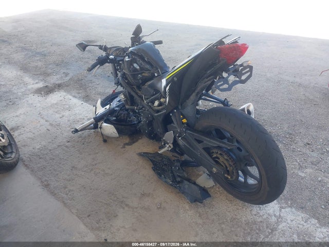 46158427 :رقم المزاد ، MH3RH15Y6HK003023 vin ، 2017 Yamaha Yzfr3 A مزاد بيع