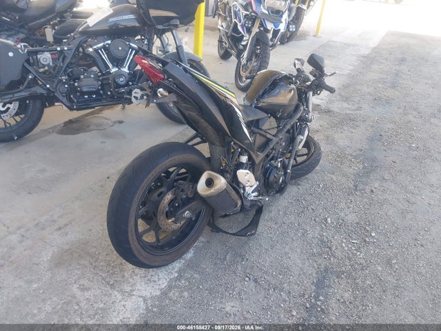 46158427 :رقم المزاد ، MH3RH15Y6HK003023 vin ، 2017 Yamaha Yzfr3 A مزاد بيع