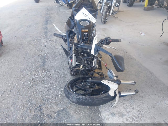 46158427 :رقم المزاد ، MH3RH15Y6HK003023 vin ، 2017 Yamaha Yzfr3 A مزاد بيع