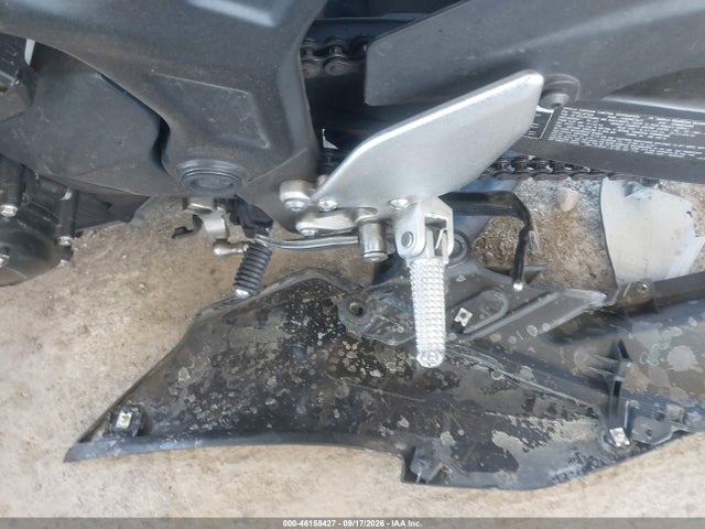 46158427 :رقم المزاد ، MH3RH15Y6HK003023 vin ، 2017 Yamaha Yzfr3 A مزاد بيع