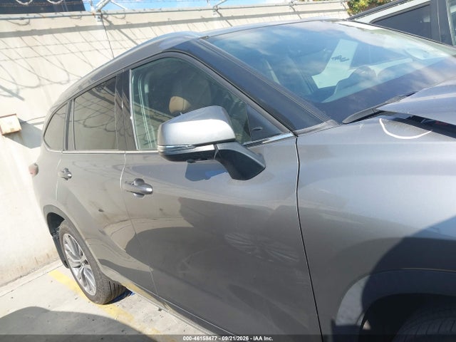 5TDKBRCH3SS646738 Toyota Highlander Hybrid Limited 25th Edition