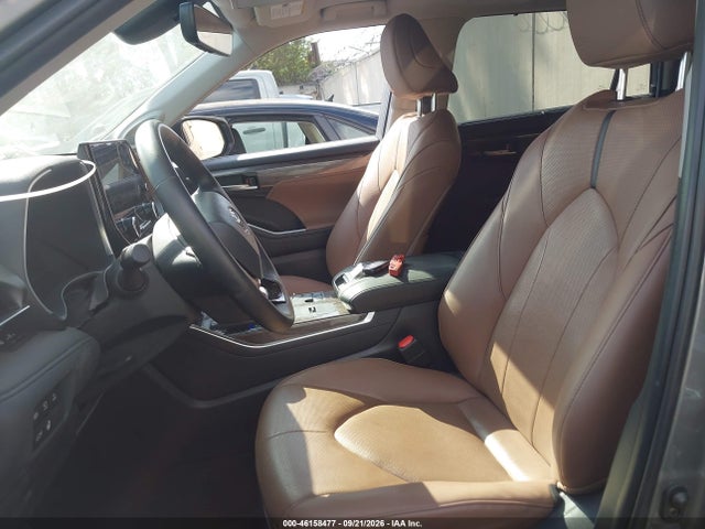 5TDKBRCH3SS646738 Toyota Highlander Hybrid Limited 25th Edition