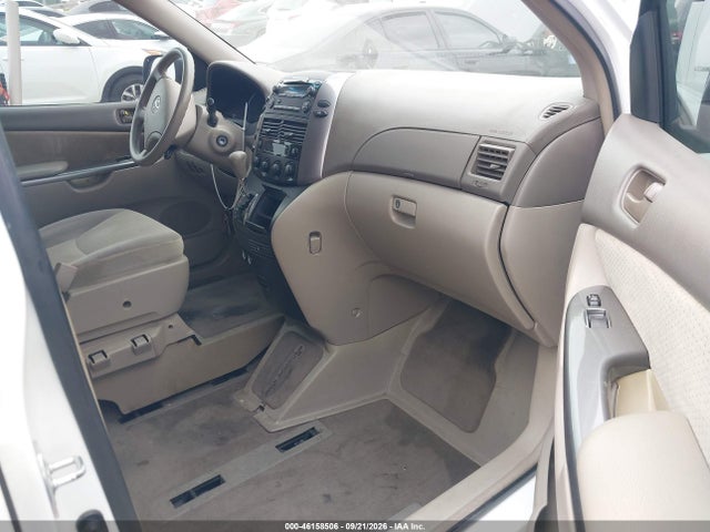 46158506 :رقم المزاد ، 5TDKK4CCXAS309263 vin ، 2010 Toyota Sienna Le مزاد بيع
