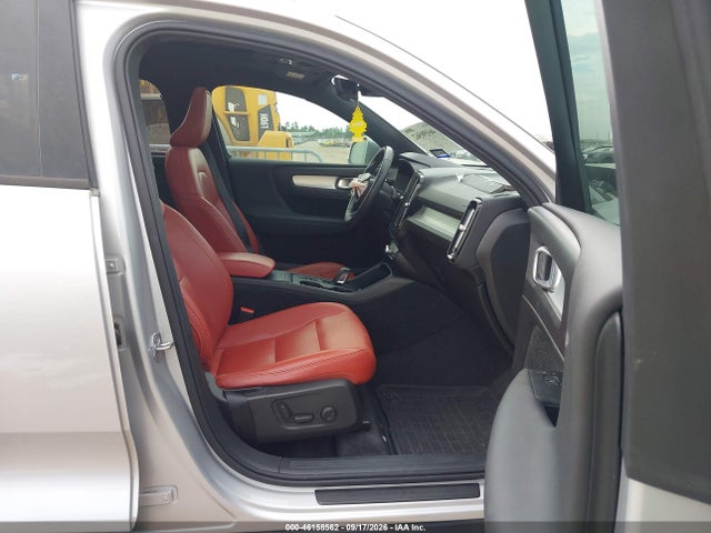 2019 Volvo Xc40 T5 Momentum მანქანა იყიდება აუქციონზე, vin: YV4162UK5K2074089, აუქციონის ნომერი: 46158562