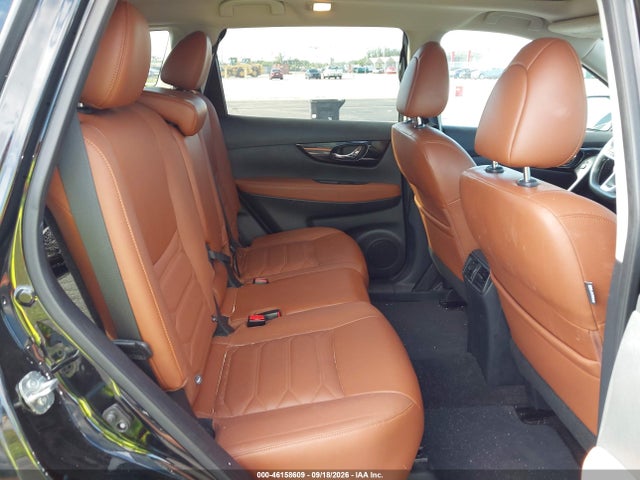46158609 :رقم المزاد ، 5N1AT2MV8HC820667 vin ، 2017 Nissan Rogue Sl مزاد بيع