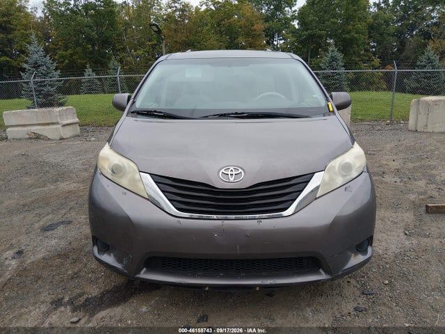 2013 Toyota Sienna Le 7 Passenger მანქანა იყიდება აუქციონზე, vin: 5TDJK3DC3DS051662, აუქციონის ნომერი: 46158743