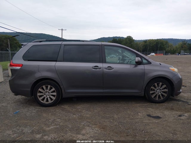 2013 Toyota Sienna Le 7 Passenger მანქანა იყიდება აუქციონზე, vin: 5TDJK3DC3DS051662, აუქციონის ნომერი: 46158743