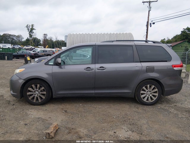 2013 Toyota Sienna Le 7 Passenger მანქანა იყიდება აუქციონზე, vin: 5TDJK3DC3DS051662, აუქციონის ნომერი: 46158743