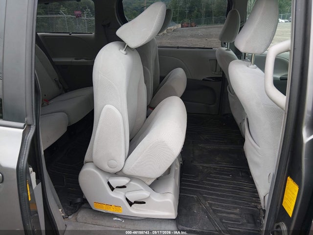 2013 Toyota Sienna Le 7 Passenger მანქანა იყიდება აუქციონზე, vin: 5TDJK3DC3DS051662, აუქციონის ნომერი: 46158743