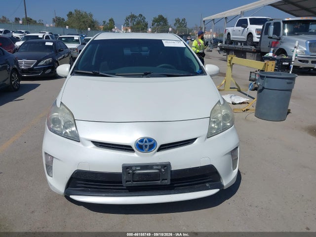Toyota Prius Two 2014 JTDKN3DU3E1743293 Image 13