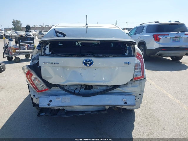 Toyota Prius Two 2014 JTDKN3DU3E1743293 Image 17