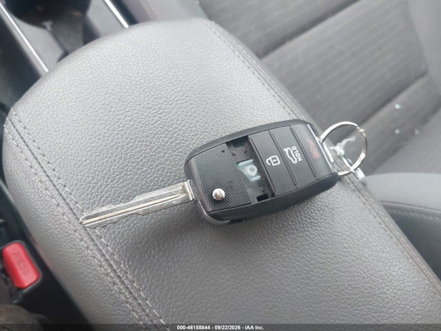 46158844 :رقم المزاد ، 3KPFL4A70HE070847 vin ، 2017 Kia Forte Lx/s مزاد بيع