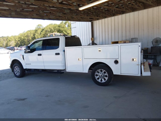 46159085 :رقم المزاد ، 1FD8W3FT0NEF12402 vin ، 2022 Ford F-350 Chassis Xlt مزاد بيع